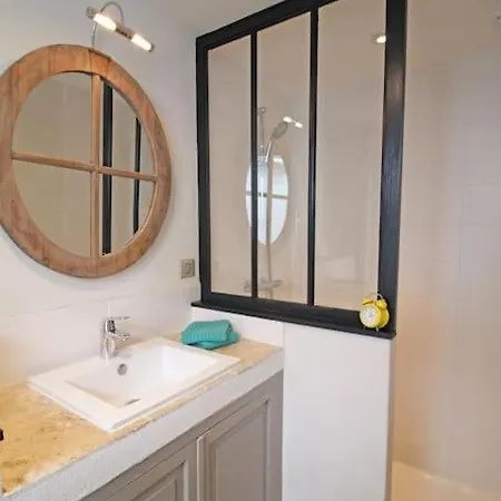 فيلة La Des Flots